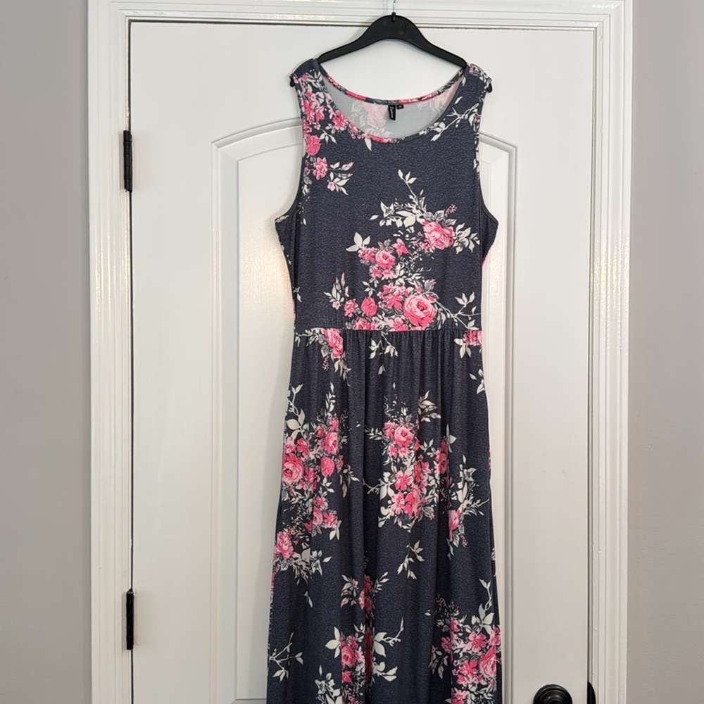 Floral sleeveless dress size Medium